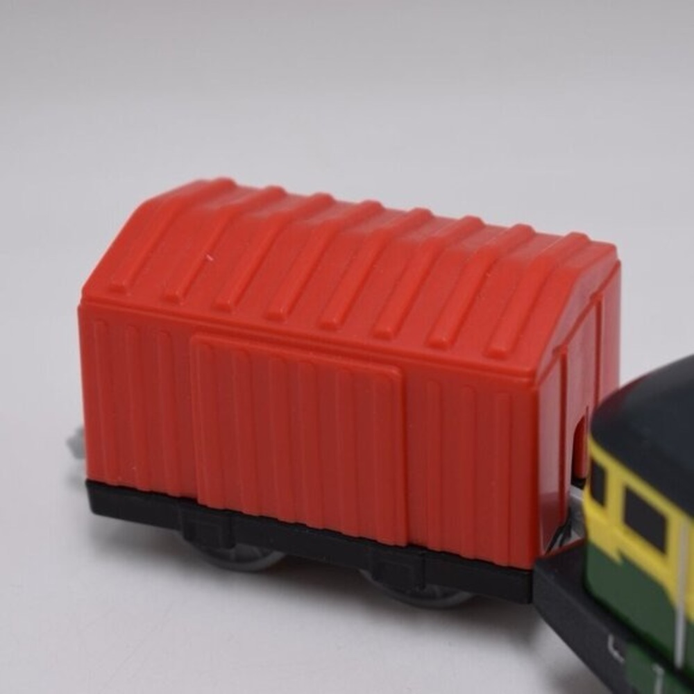 Philip 68 and Cargo Car Trackmaster Battery Operated Train Friends 2013 - Picture 10 of 12